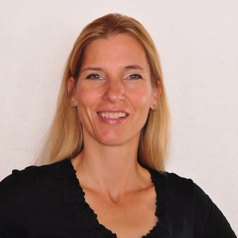 Sabrina Helm headshot